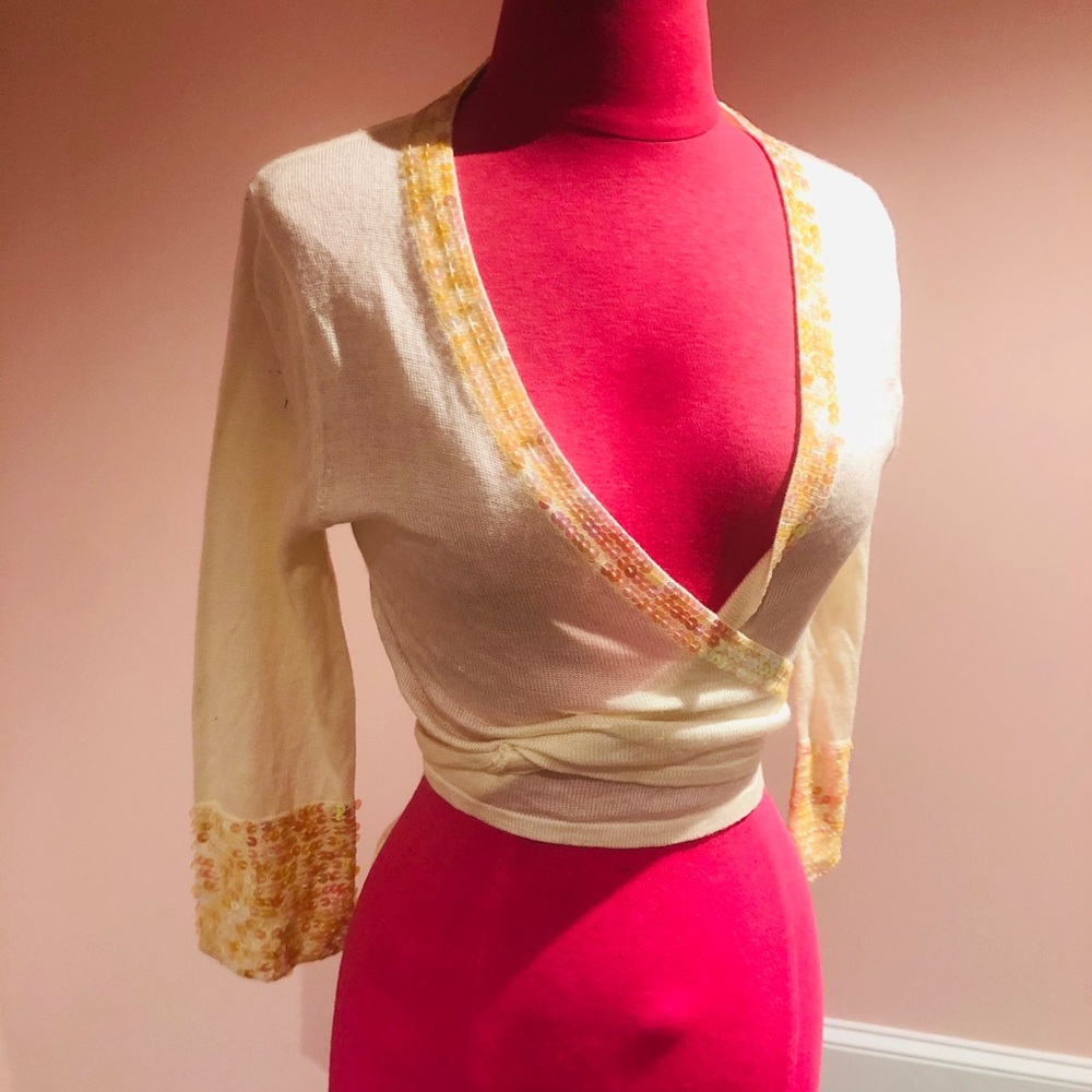 Cute sequins tie sweater